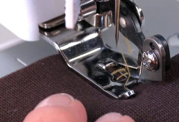 Pie universal para overlock y Dónde encontrar la máquina de coser adecuada para usted