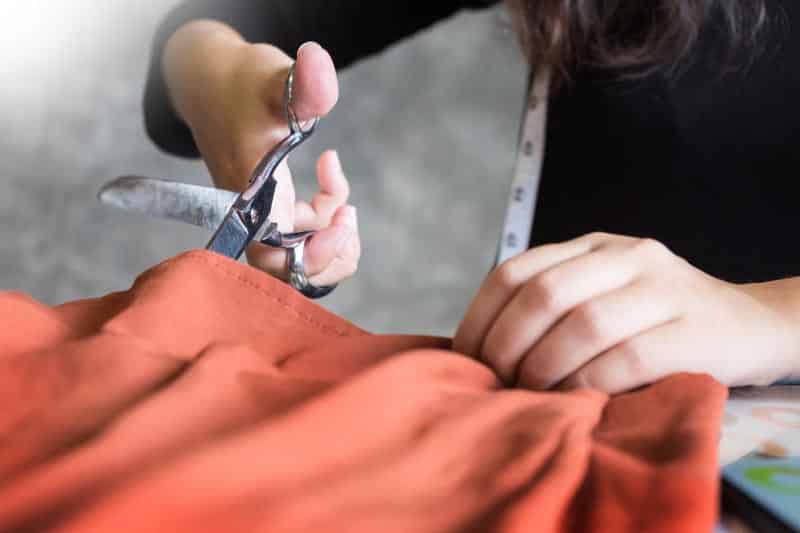 Reciclar viejo vestido taller de costura